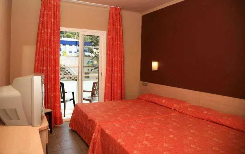 Tossa Beach Center 滨海托萨